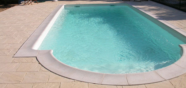 Création piscine béton à Charroux